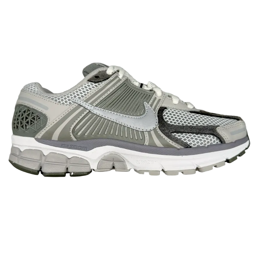 Nk-Sneakers lateral view