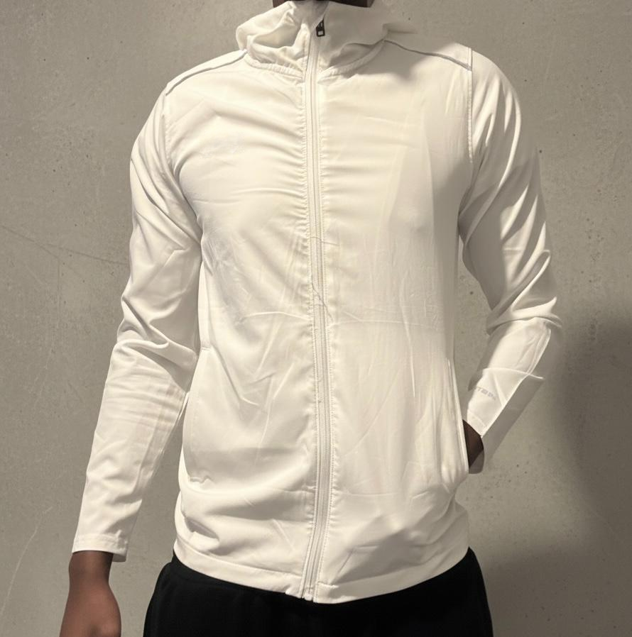 UA windbreaker vit